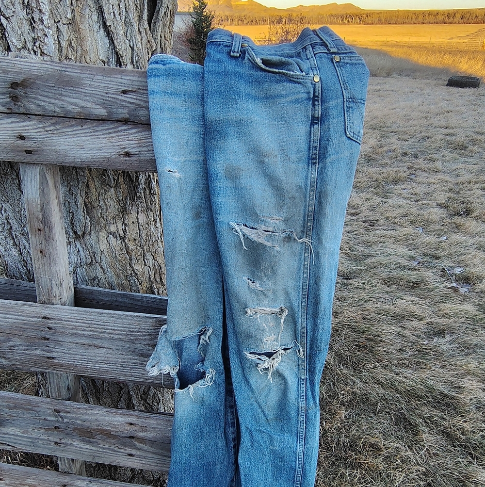 Distressed Boyfriend Wrangler Jeans
